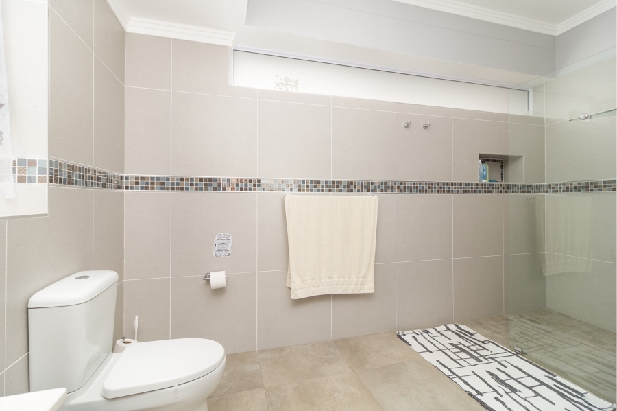 4 Bedroom Property for Sale in Yzerfontein Western Cape